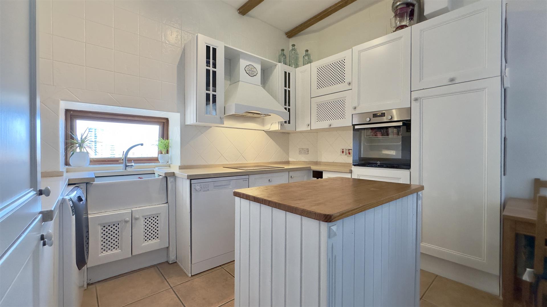 Image of House - 2 Bedrooms - 1 Bathrooms for Sale in Upper Town-Gibraltar, Image 2